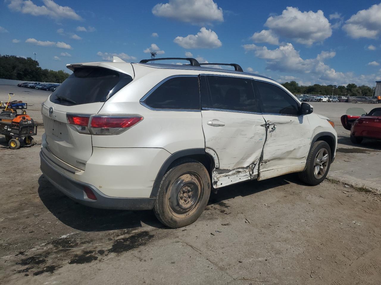 2016 TOYOTA HIGHLANDER