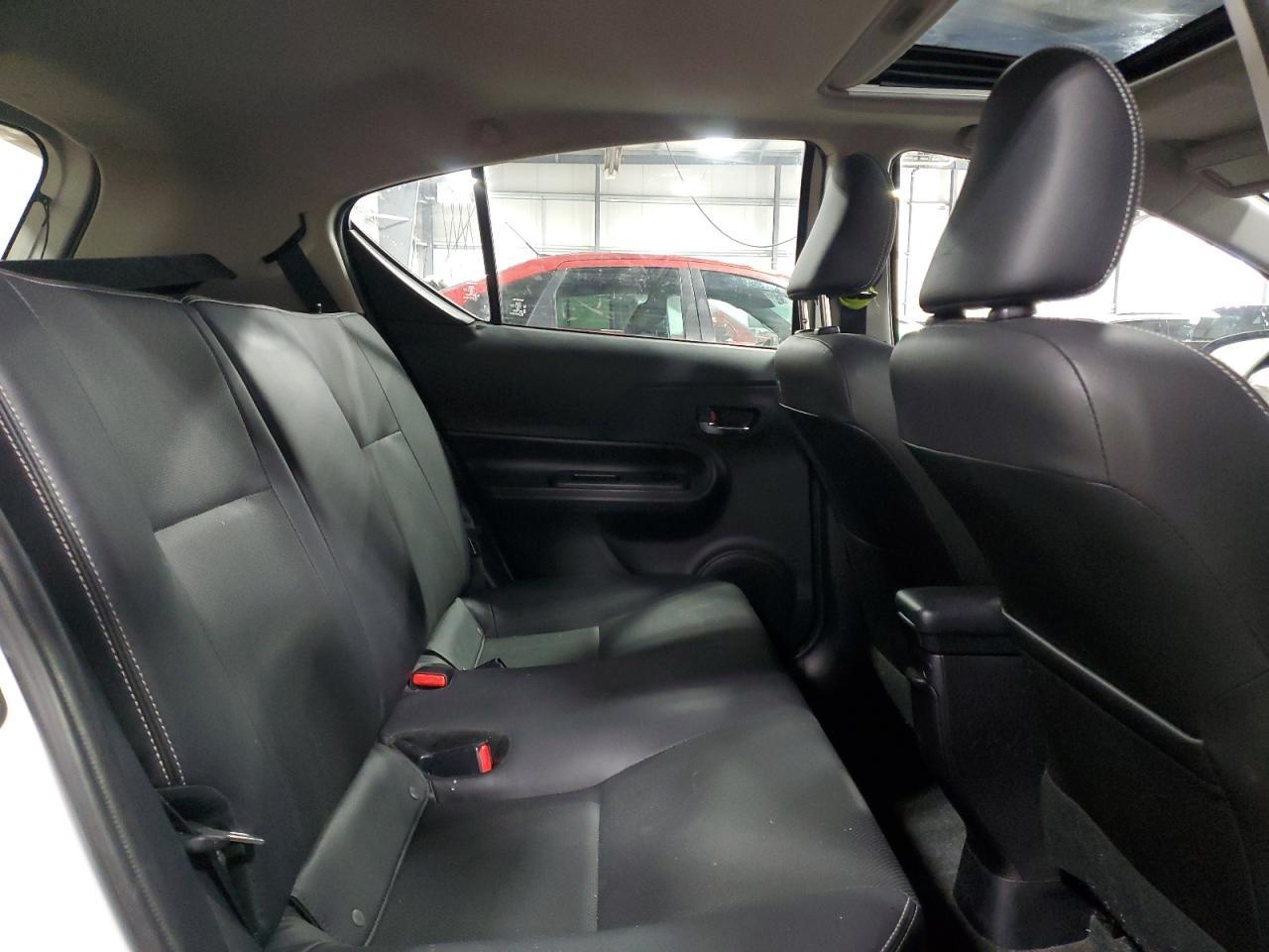2018 TOYOTA Prius c