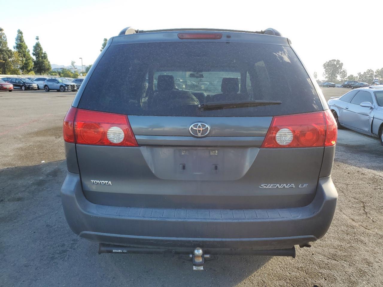 2006 TOYOTA SIENNA