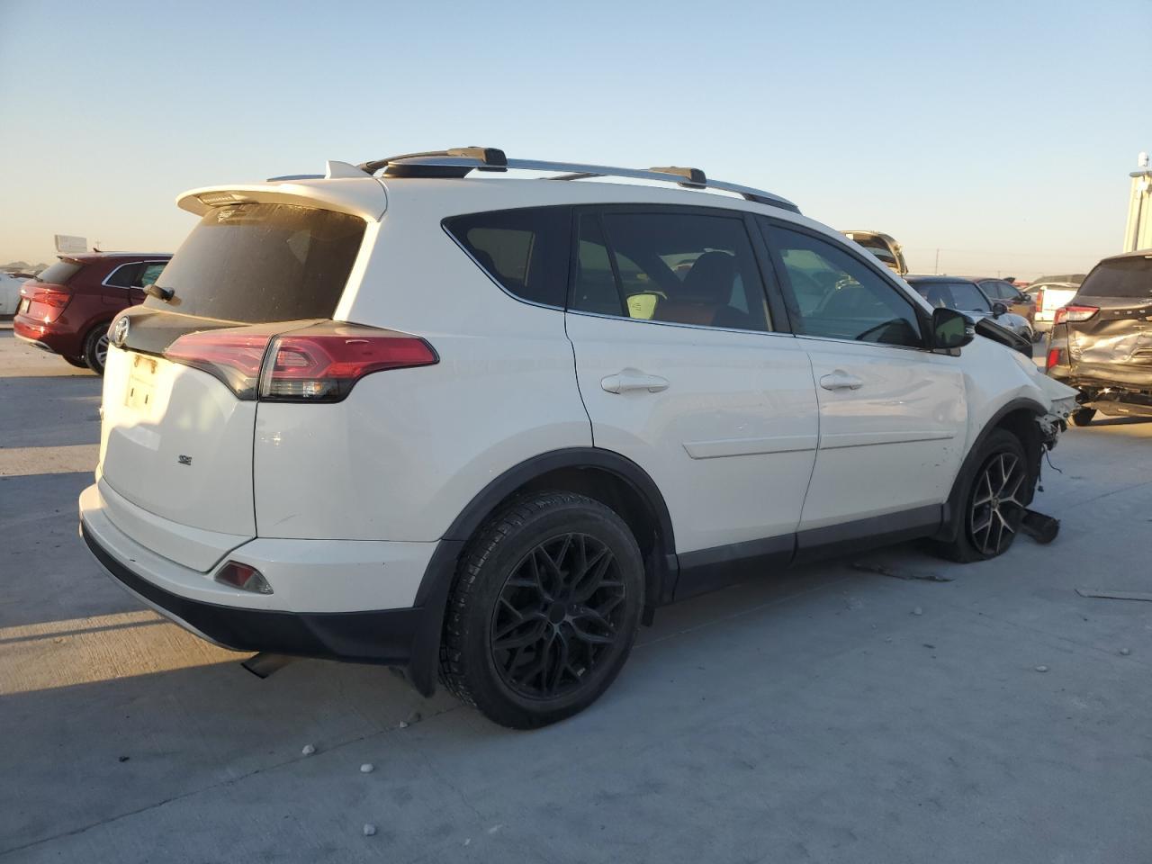 2016 TOYOTA RAV4