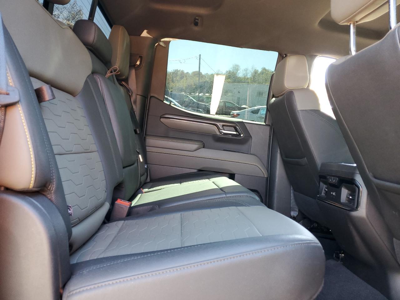 2024 CHEVROLET Silverado
