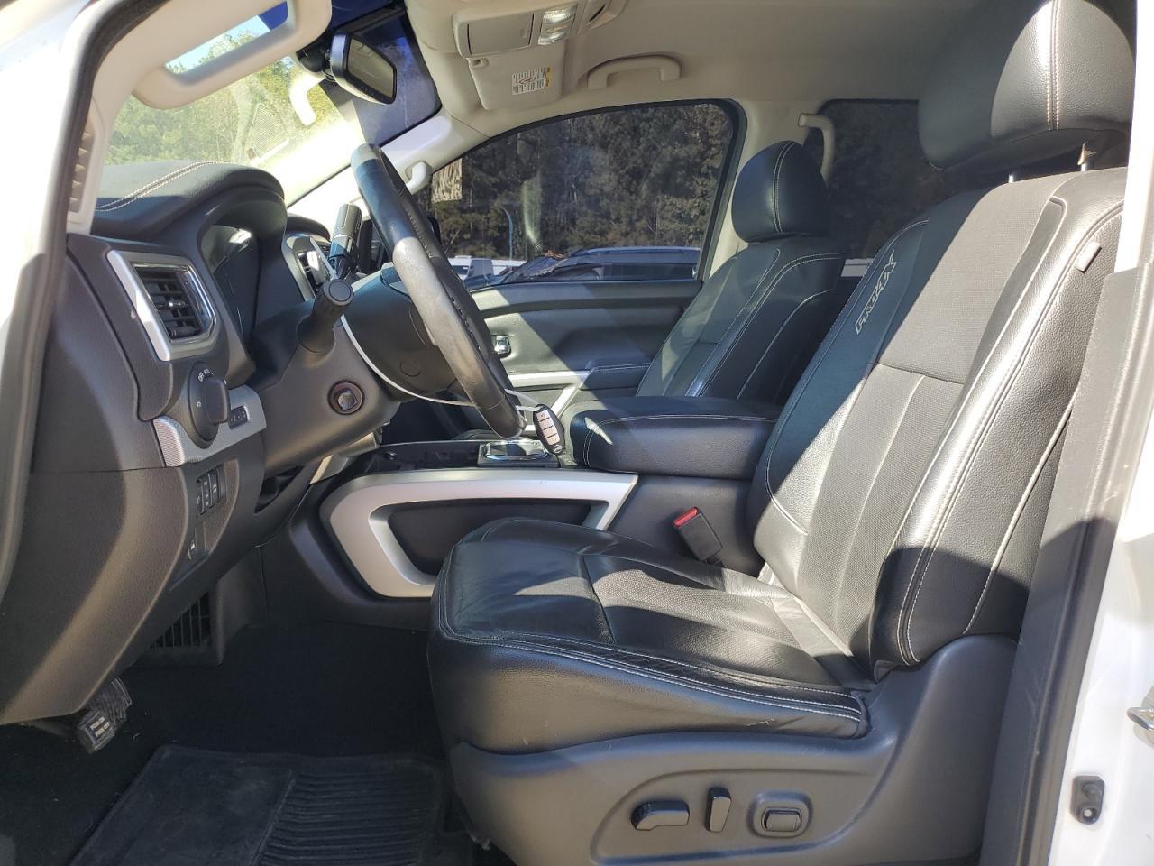 2016 NISSAN Titan