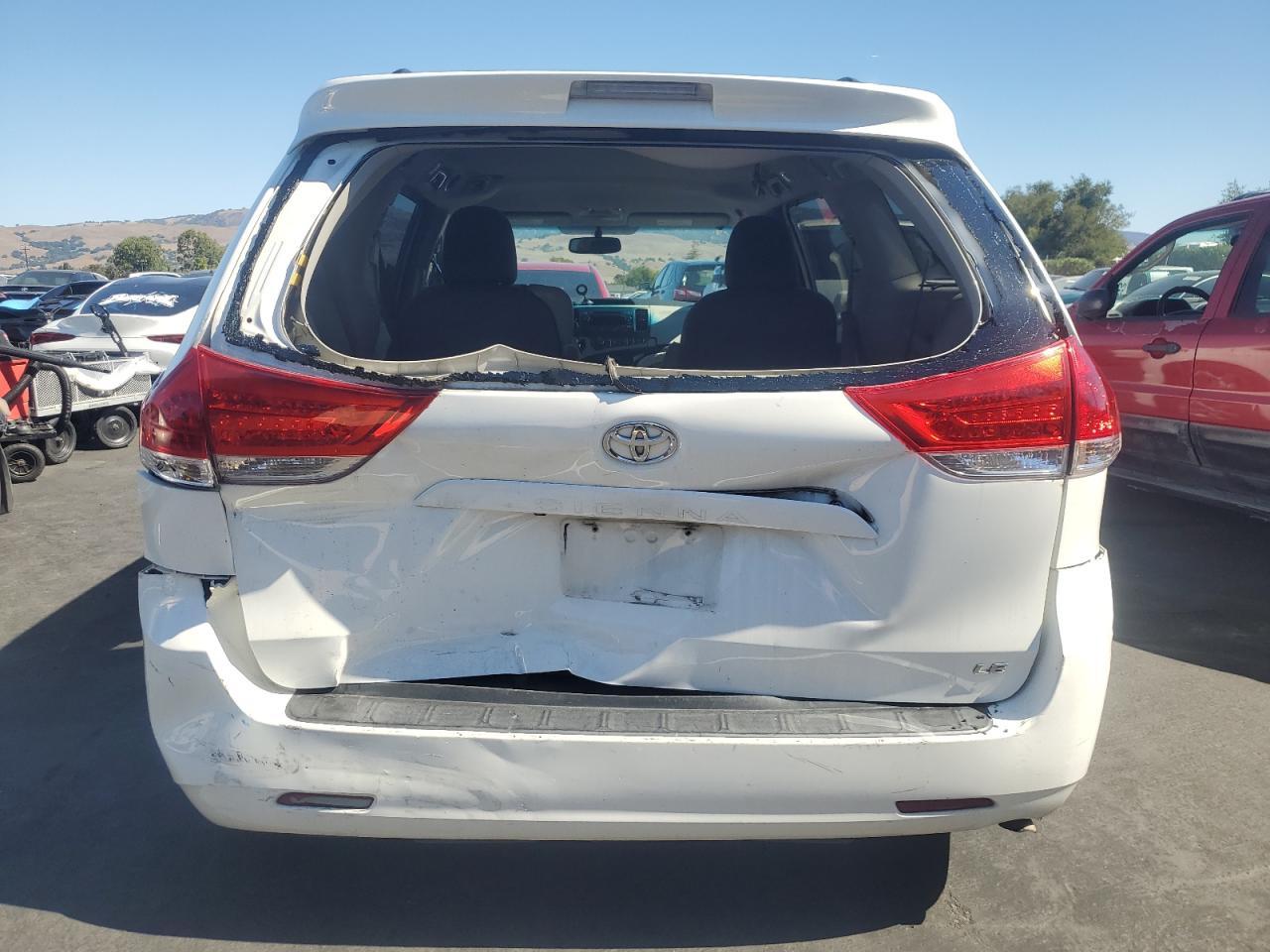 2013 TOYOTA SIENNA