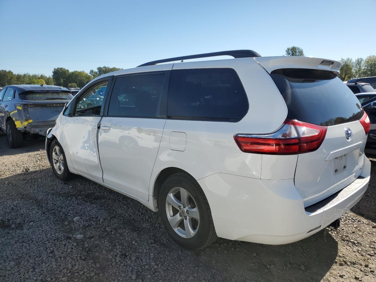 2017 TOYOTA SIENNA