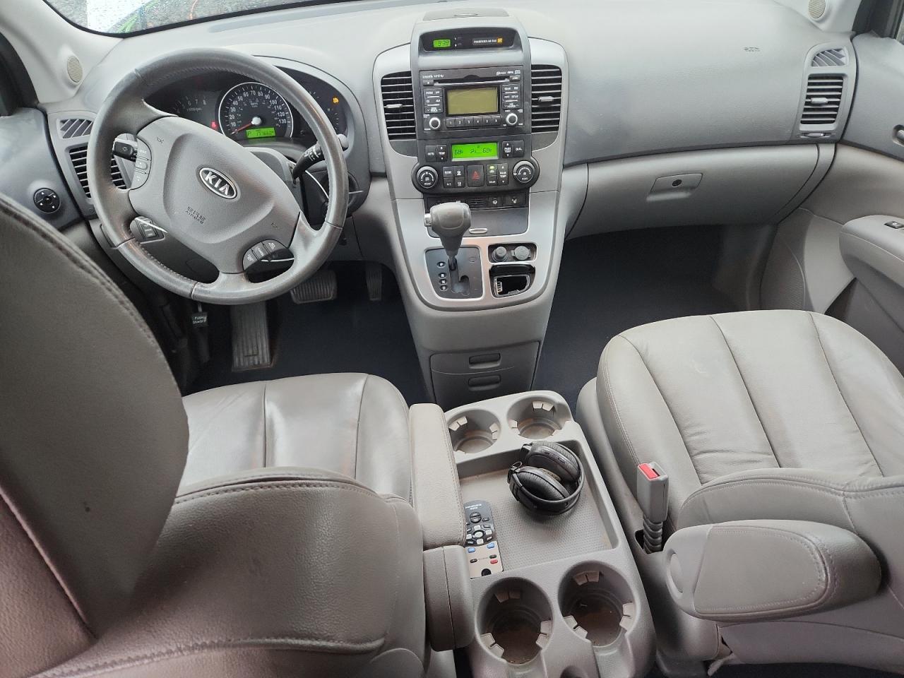 2010 KIA SEDONA