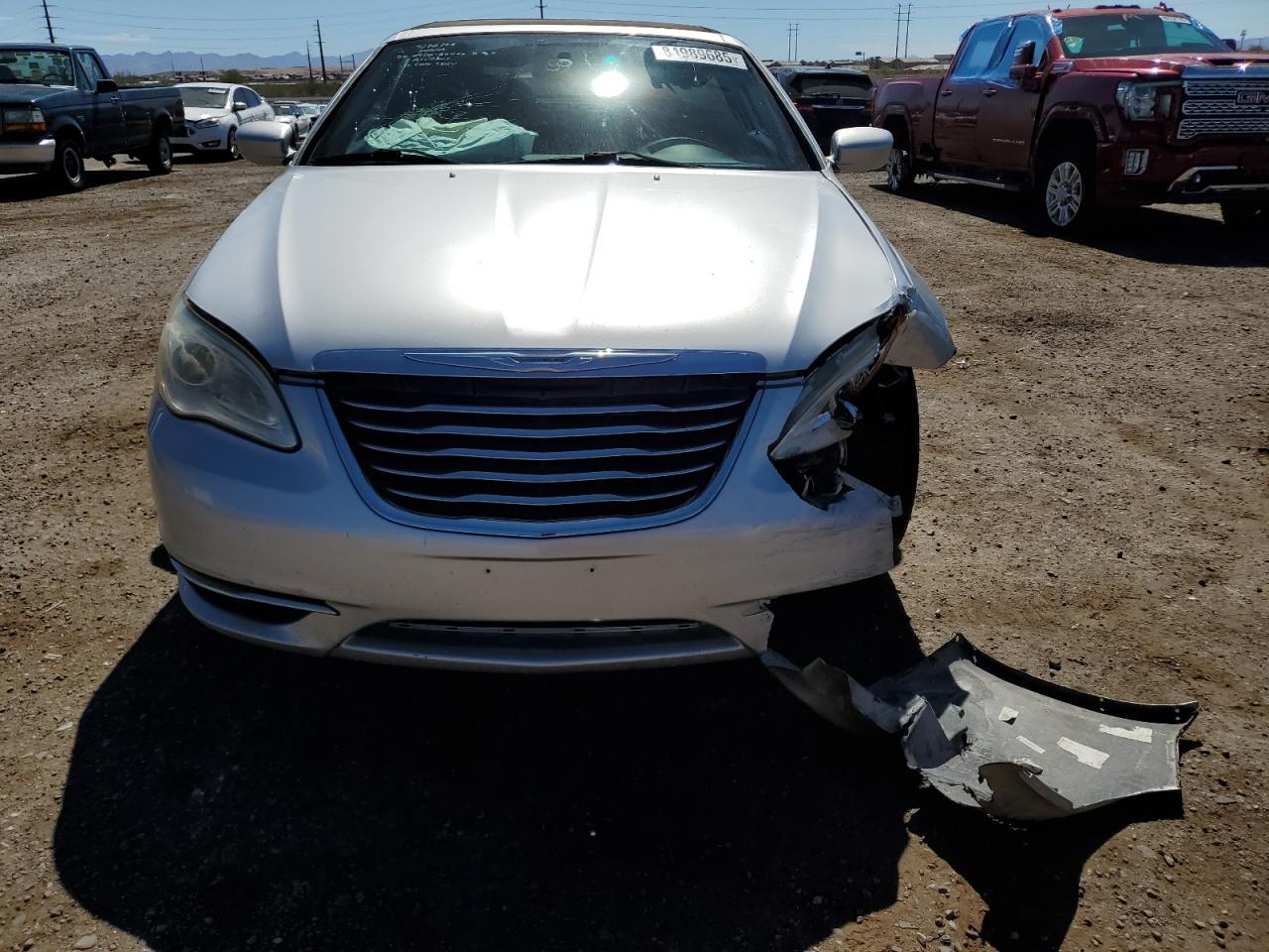 2011 CHRYSLER 200