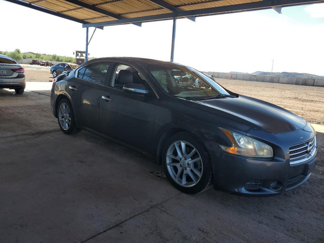 2010 NISSAN Maxima