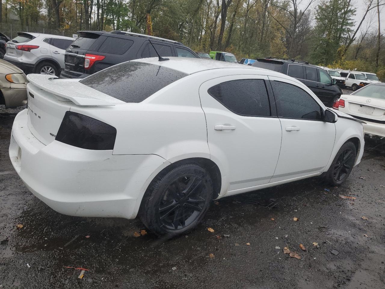 2013 DODGE Avenger