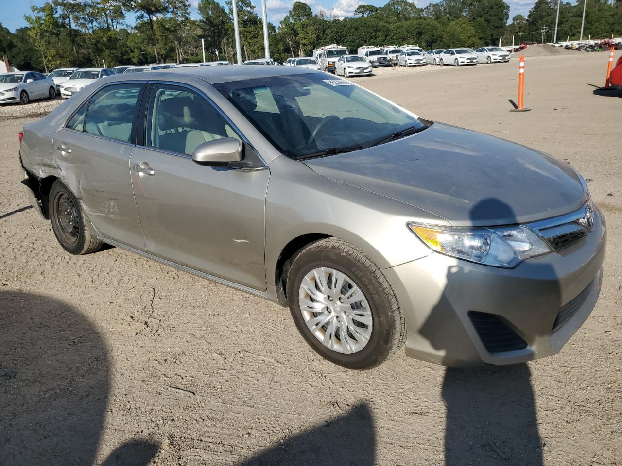 2014 TOYOTA CAMRY