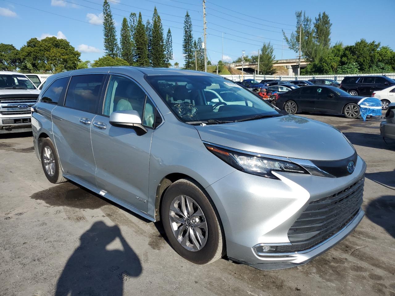2021 TOYOTA SIENNA