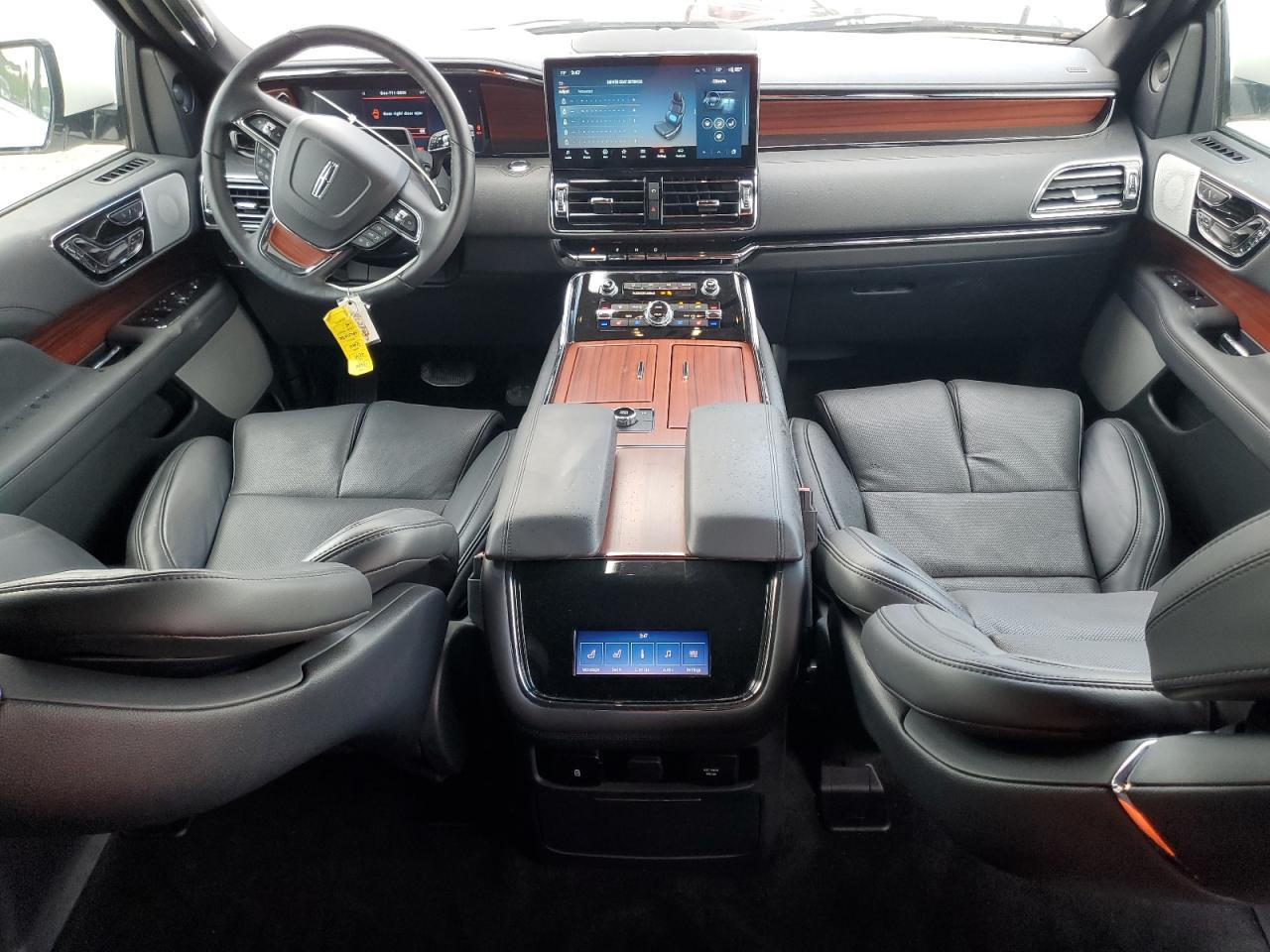 2024 LINCOLN Navigator