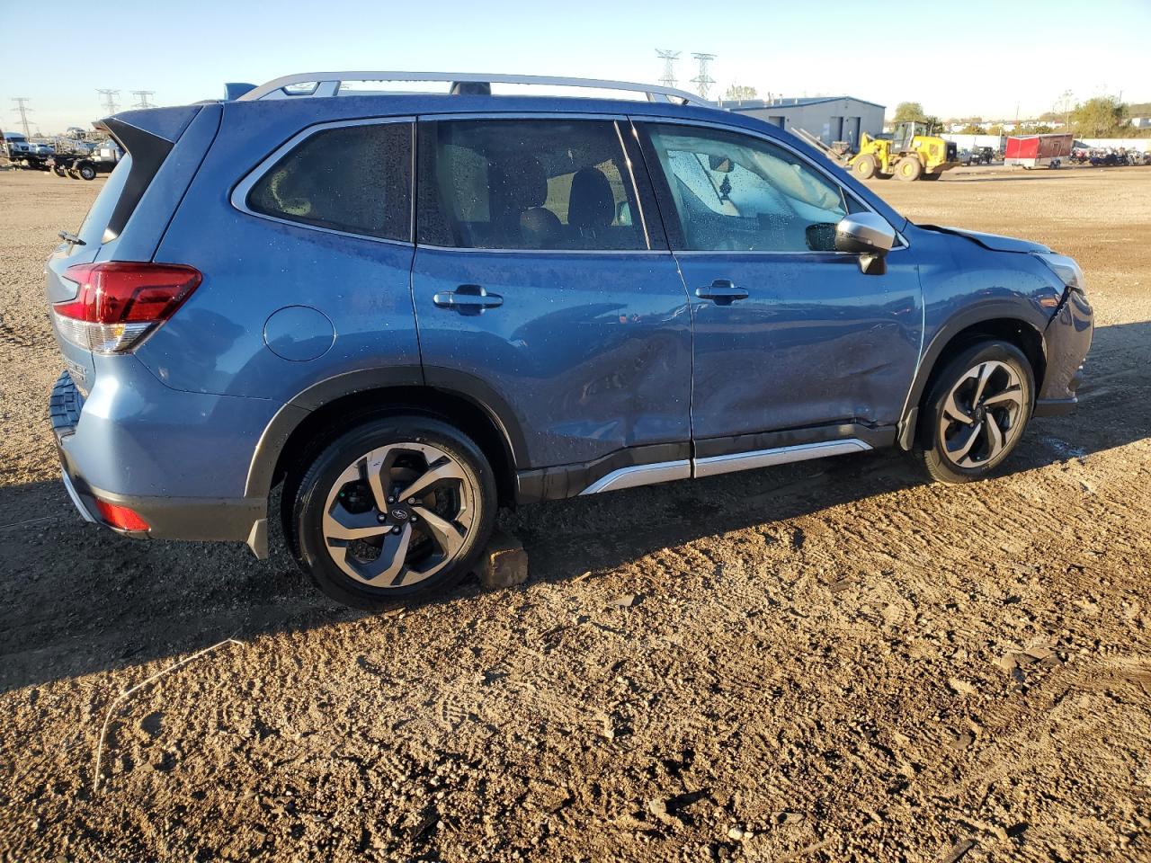 2022 SUBARU FORESTER