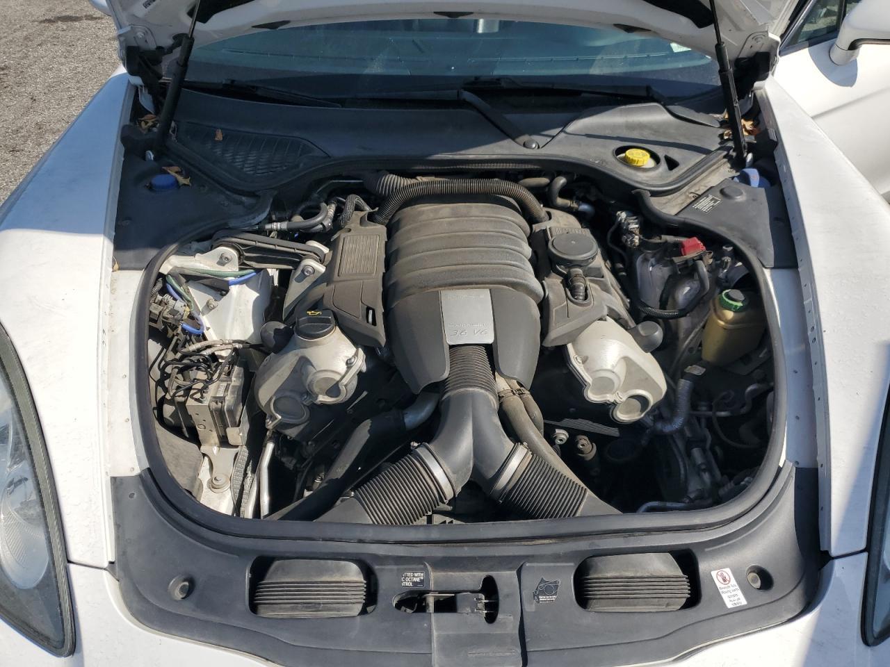 2011 PORSCHE Panamera