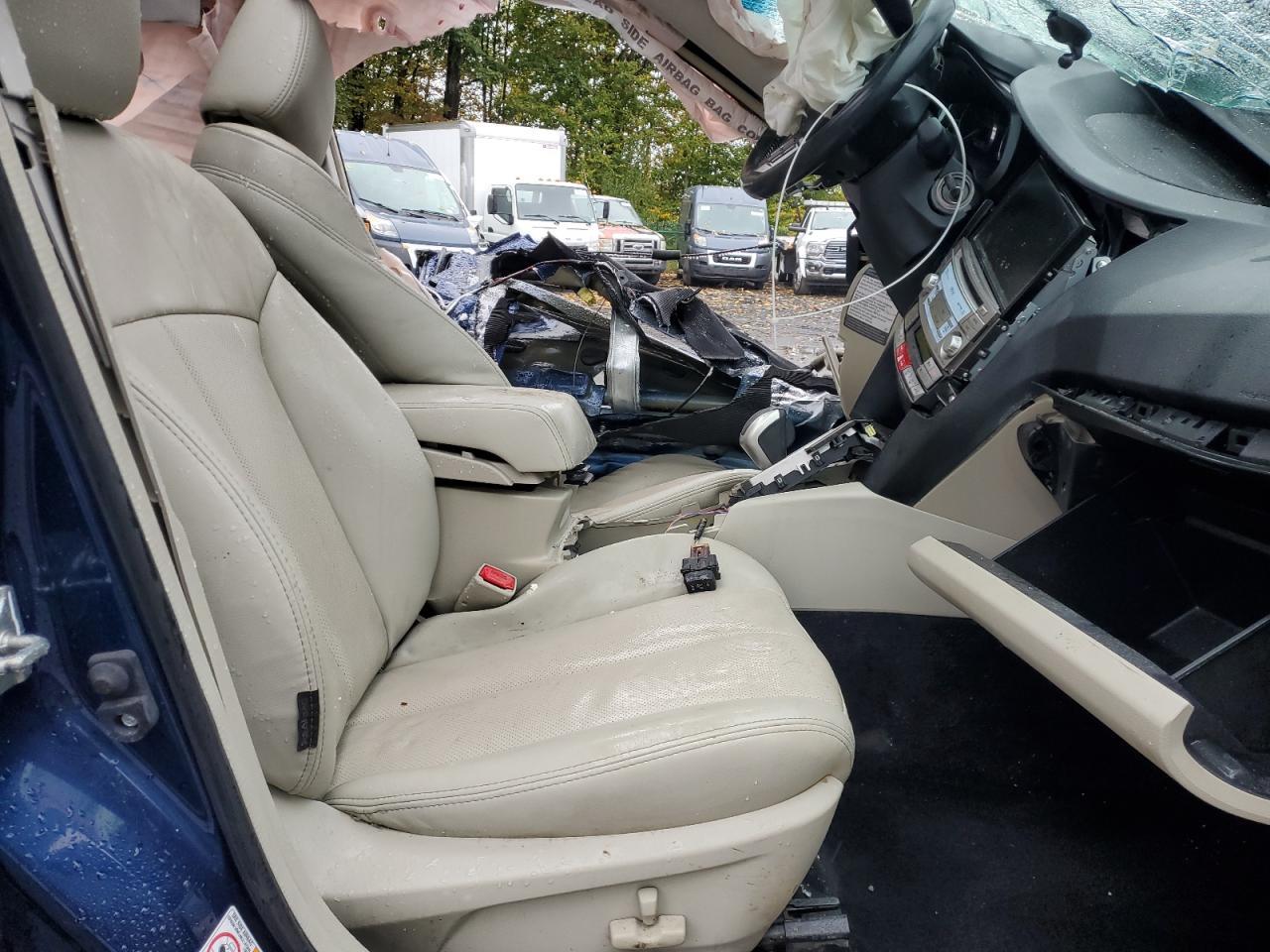 2011 SUBARU Legacy