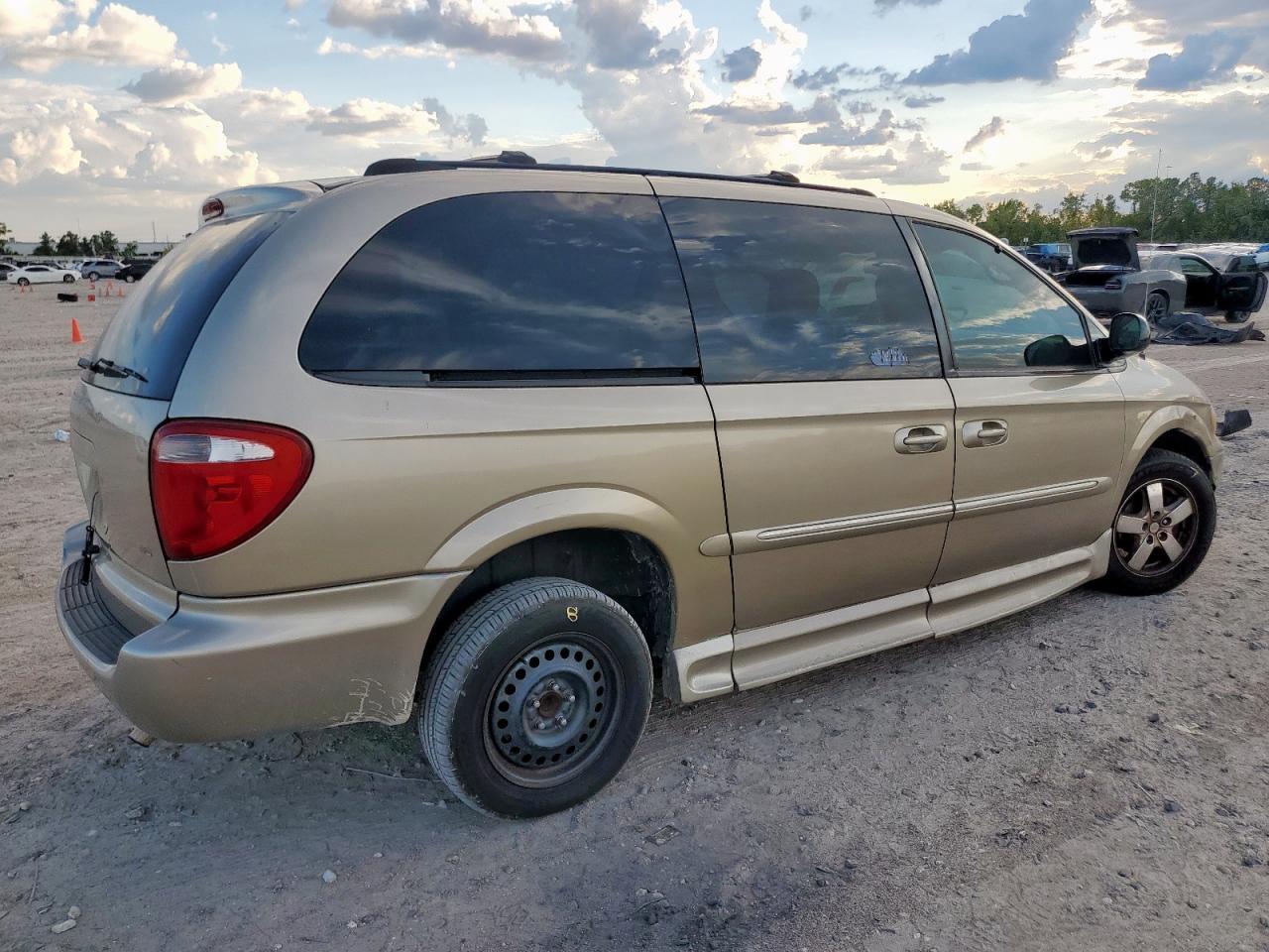 2003 DODGE GRAND CARAVAN