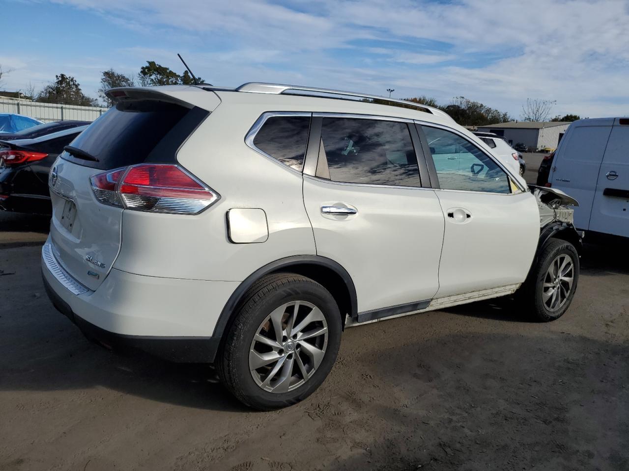 2014 NISSAN ROGUE