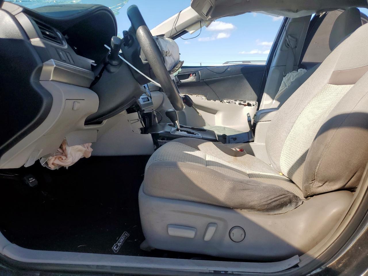 2014 TOYOTA CAMRY