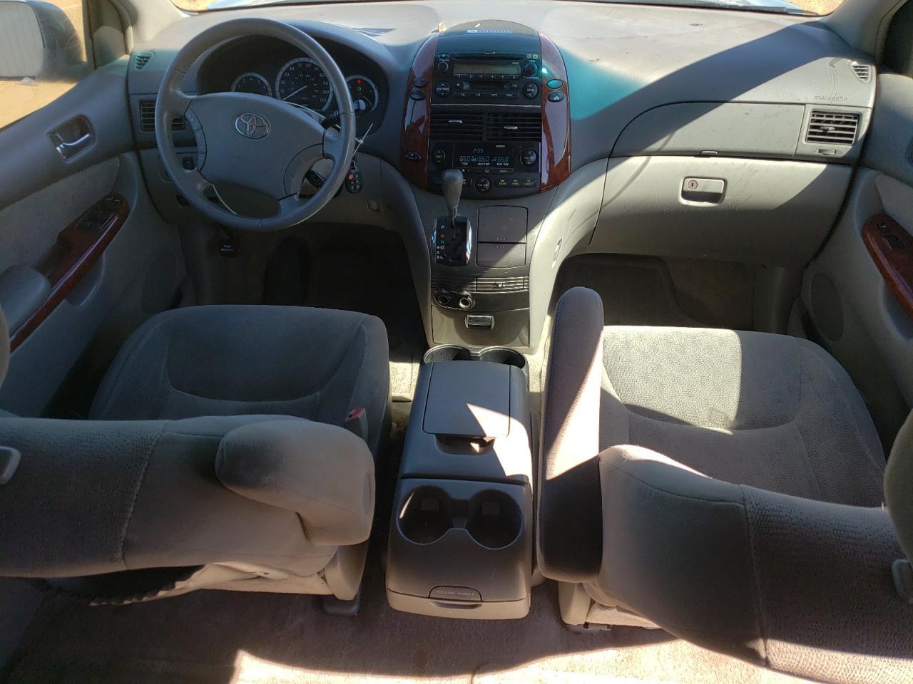 2005 TOYOTA SIENNA