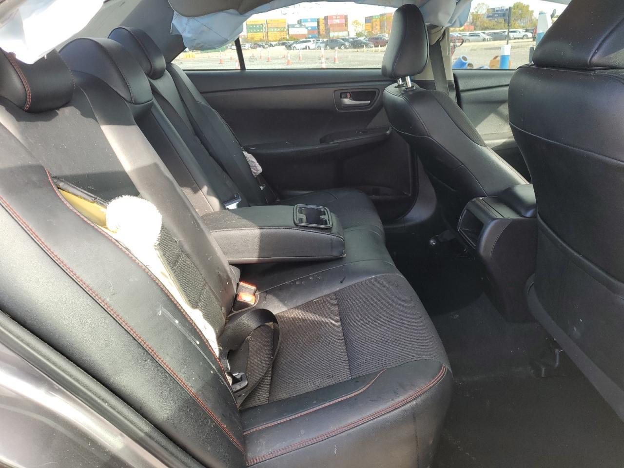 2016 TOYOTA CAMRY