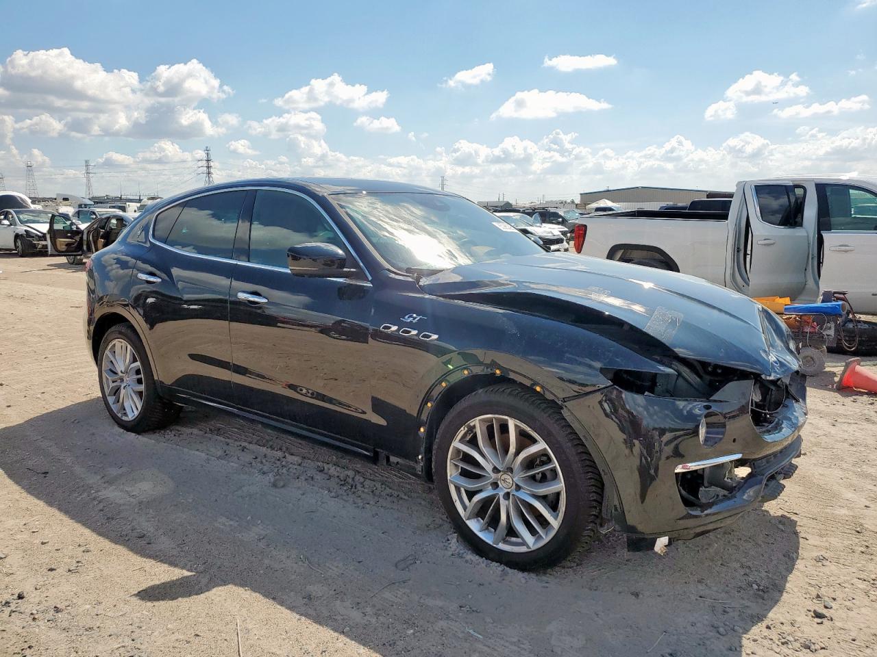 2022 MASERATI Levante