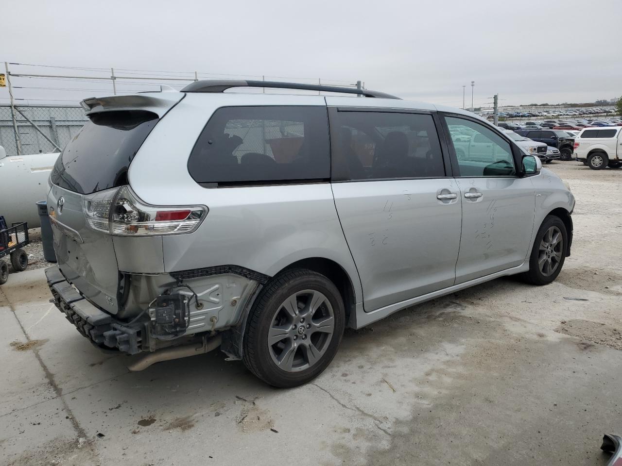 2019 TOYOTA SIENNA