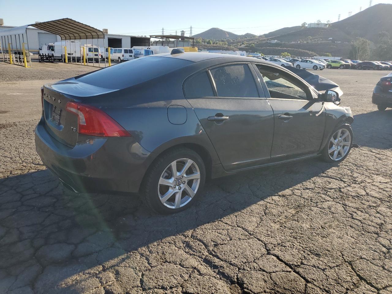 2014 VOLVO S60