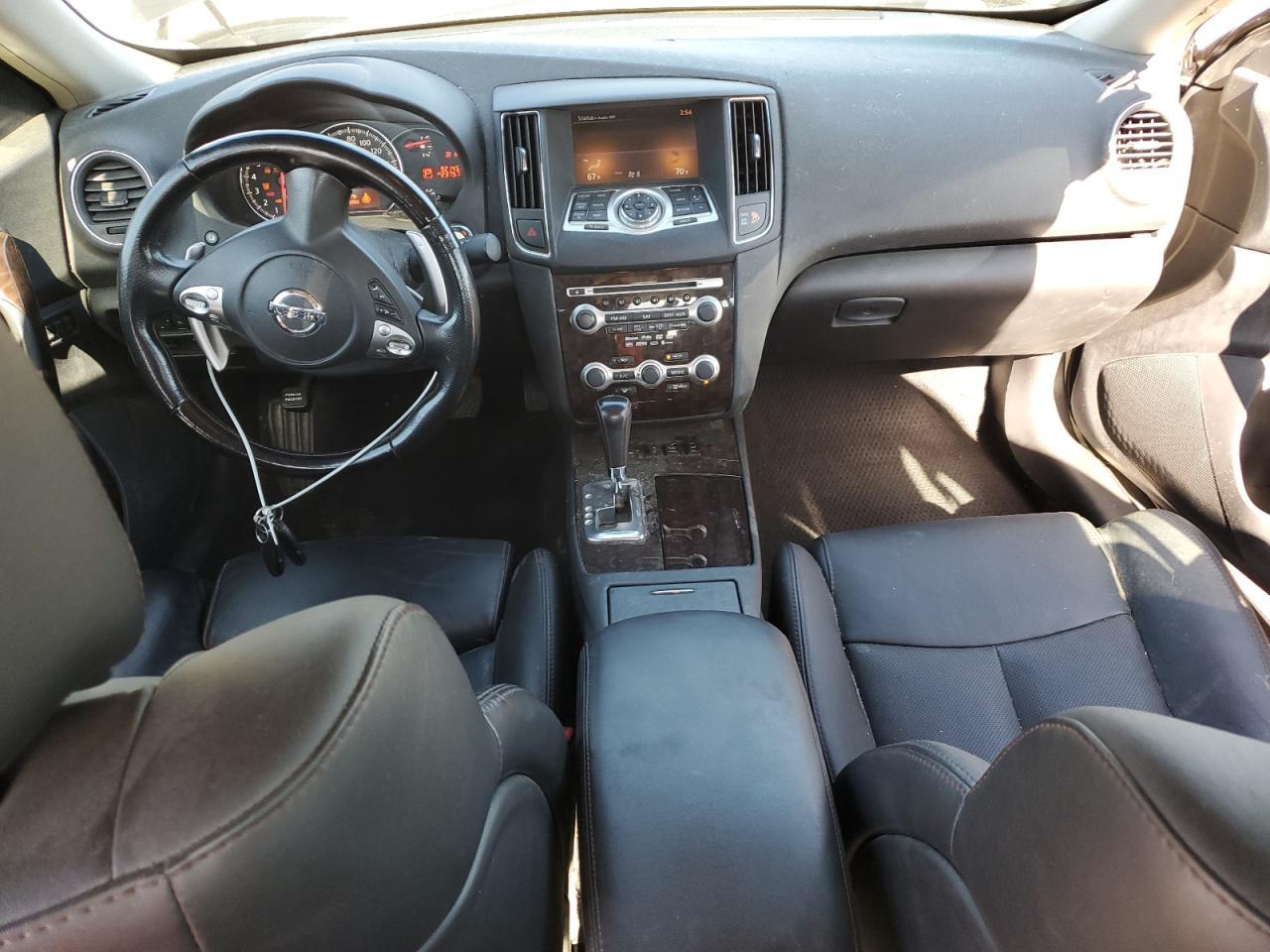 2010 NISSAN Maxima