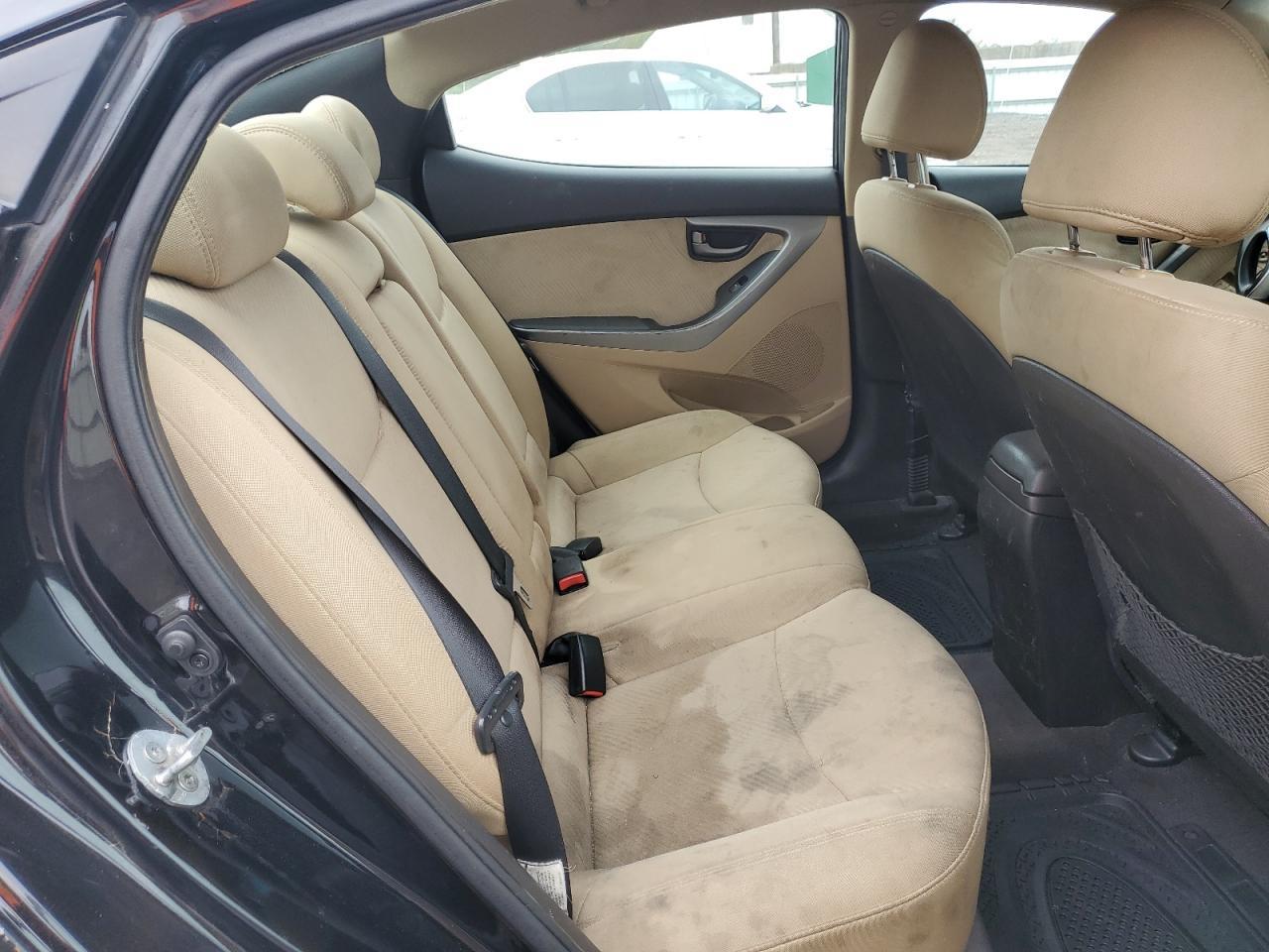 2012 HYUNDAI ELANTRA