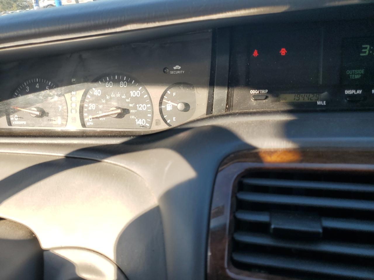 2004 TOYOTA Avalon