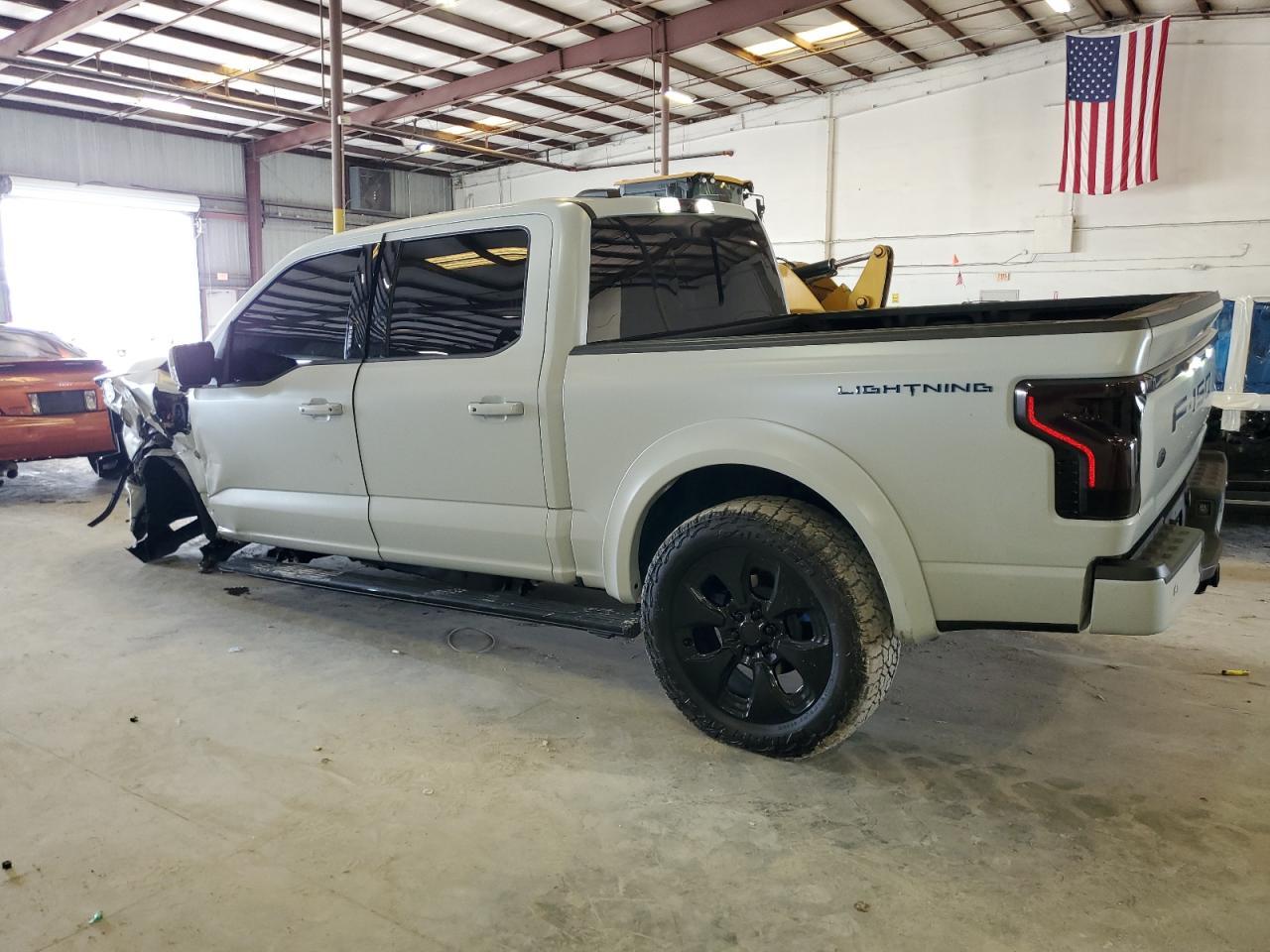 2024 FORD F-150 Lightning