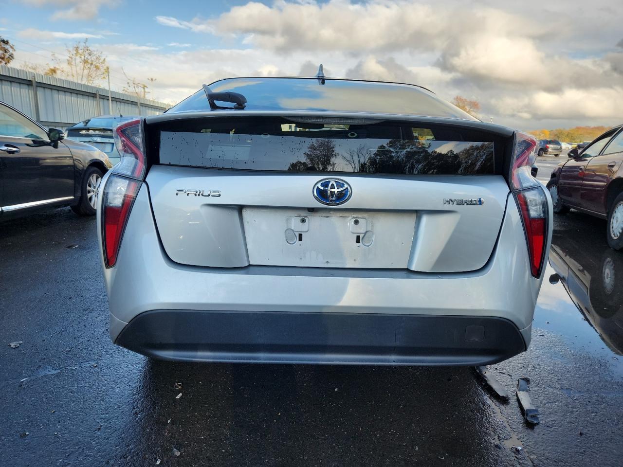 2016 TOYOTA PRIUS