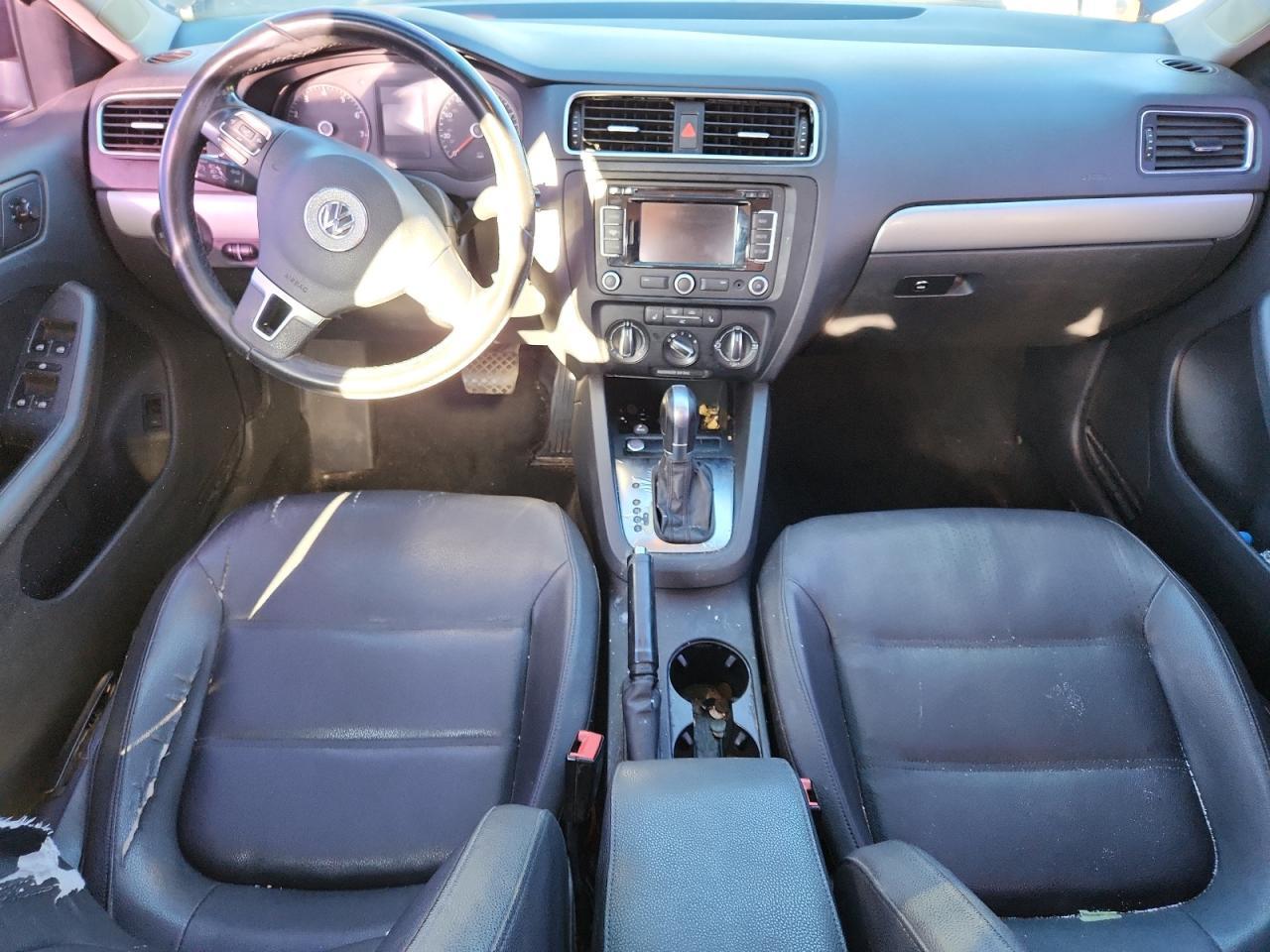 2011 VOLKSWAGEN JETTA