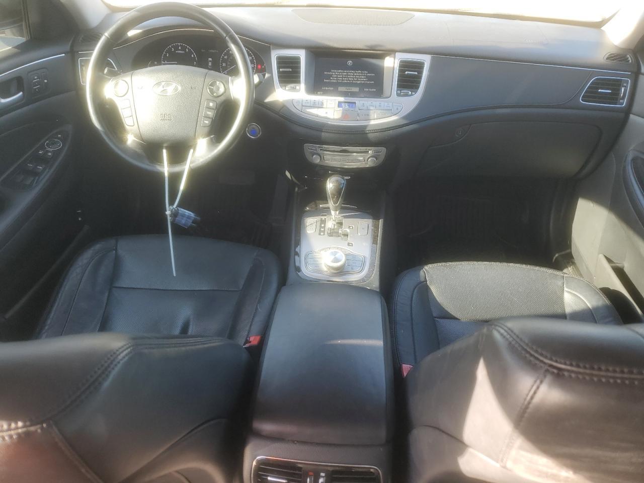 2013 HYUNDAI GENESIS