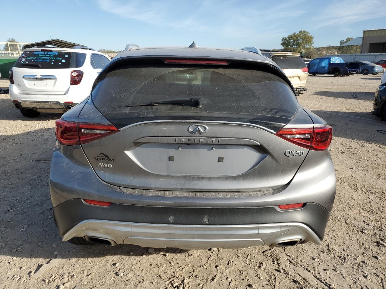 2017 INFINITI QX30