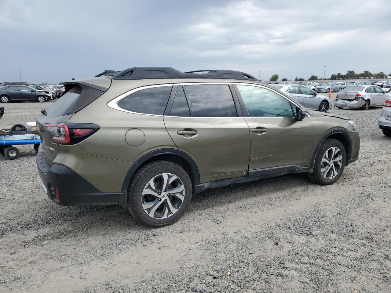 2021 SUBARU Outback