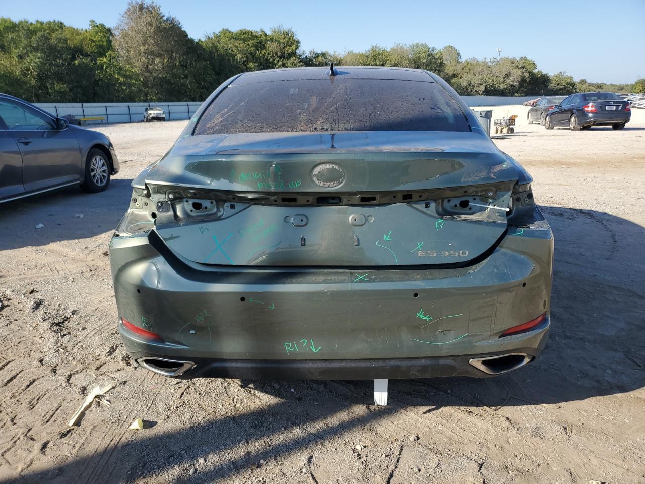 2019 LEXUS Es