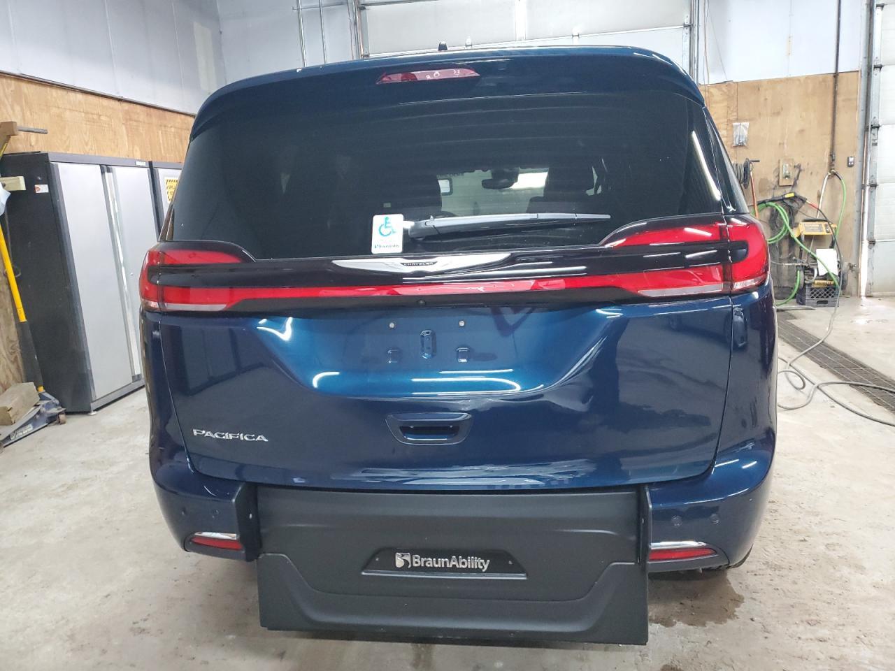 2025 CHRYSLER Pacifica