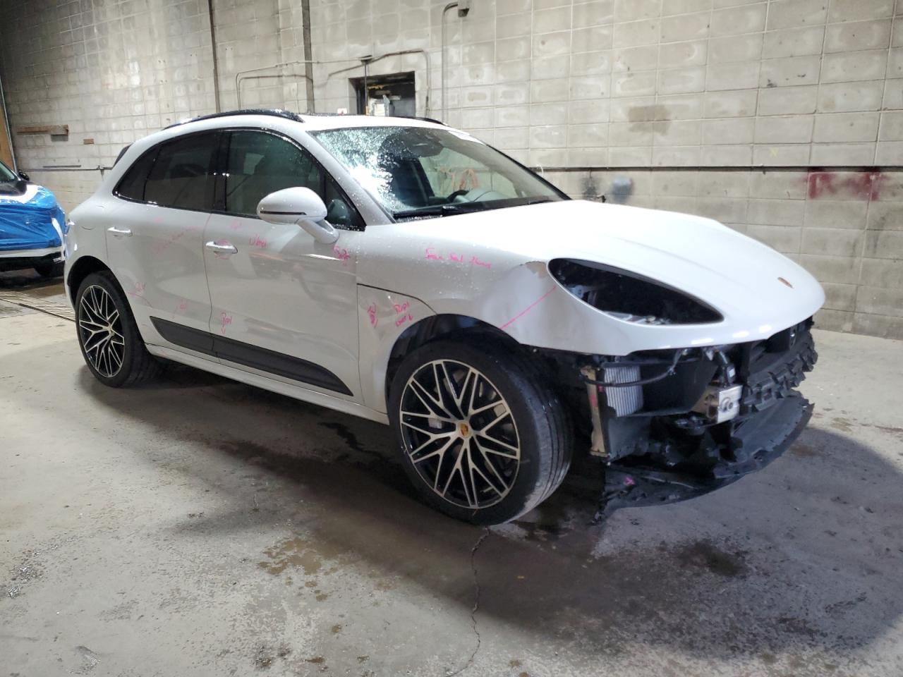 2023 PORSCHE Macan