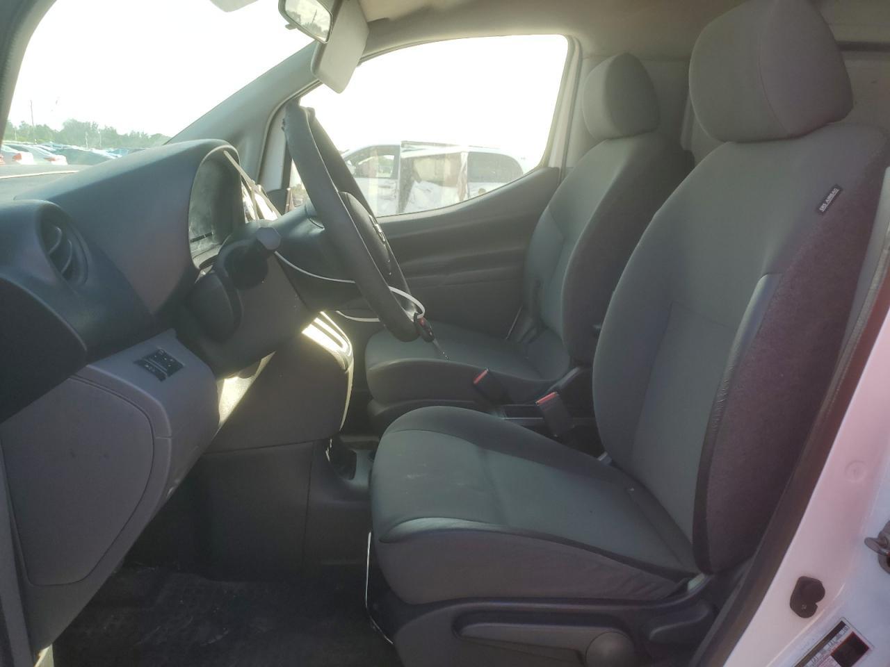 2016 NISSAN NV 200