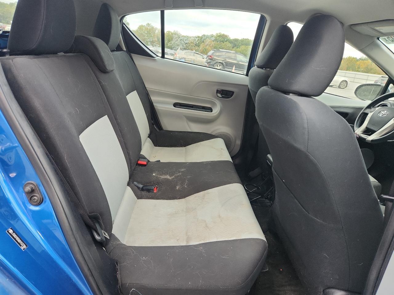 2013 TOYOTA Prius c