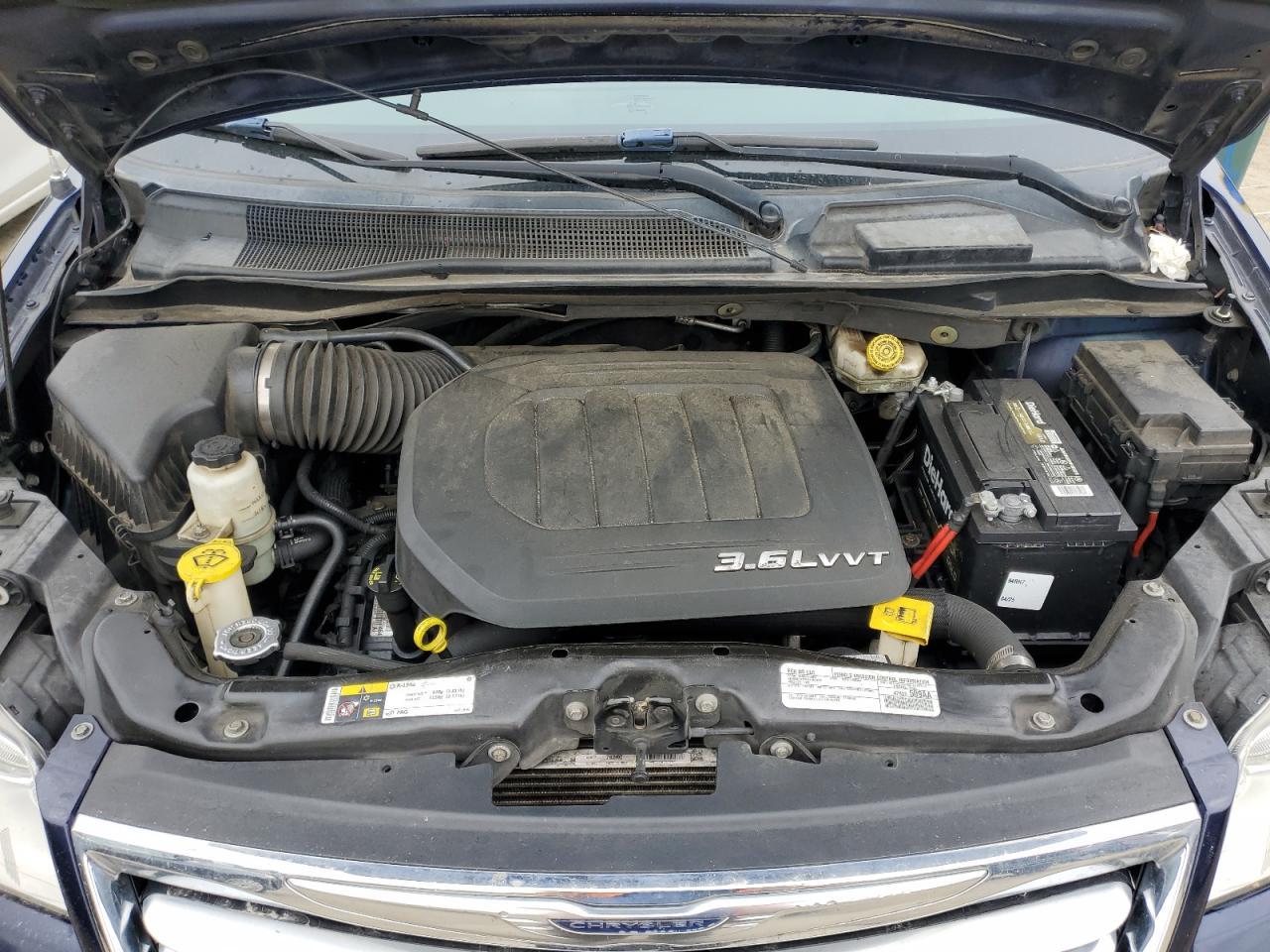 2016 CHRYSLER Town & Country