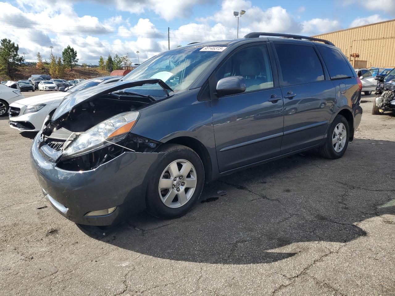 2010 TOYOTA SIENNA
