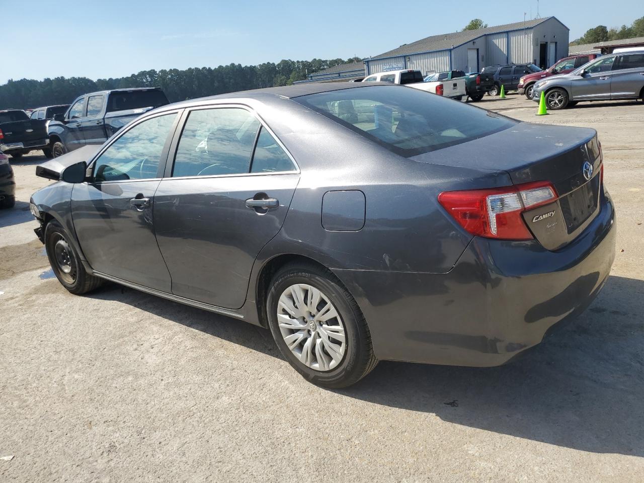 2014 TOYOTA CAMRY