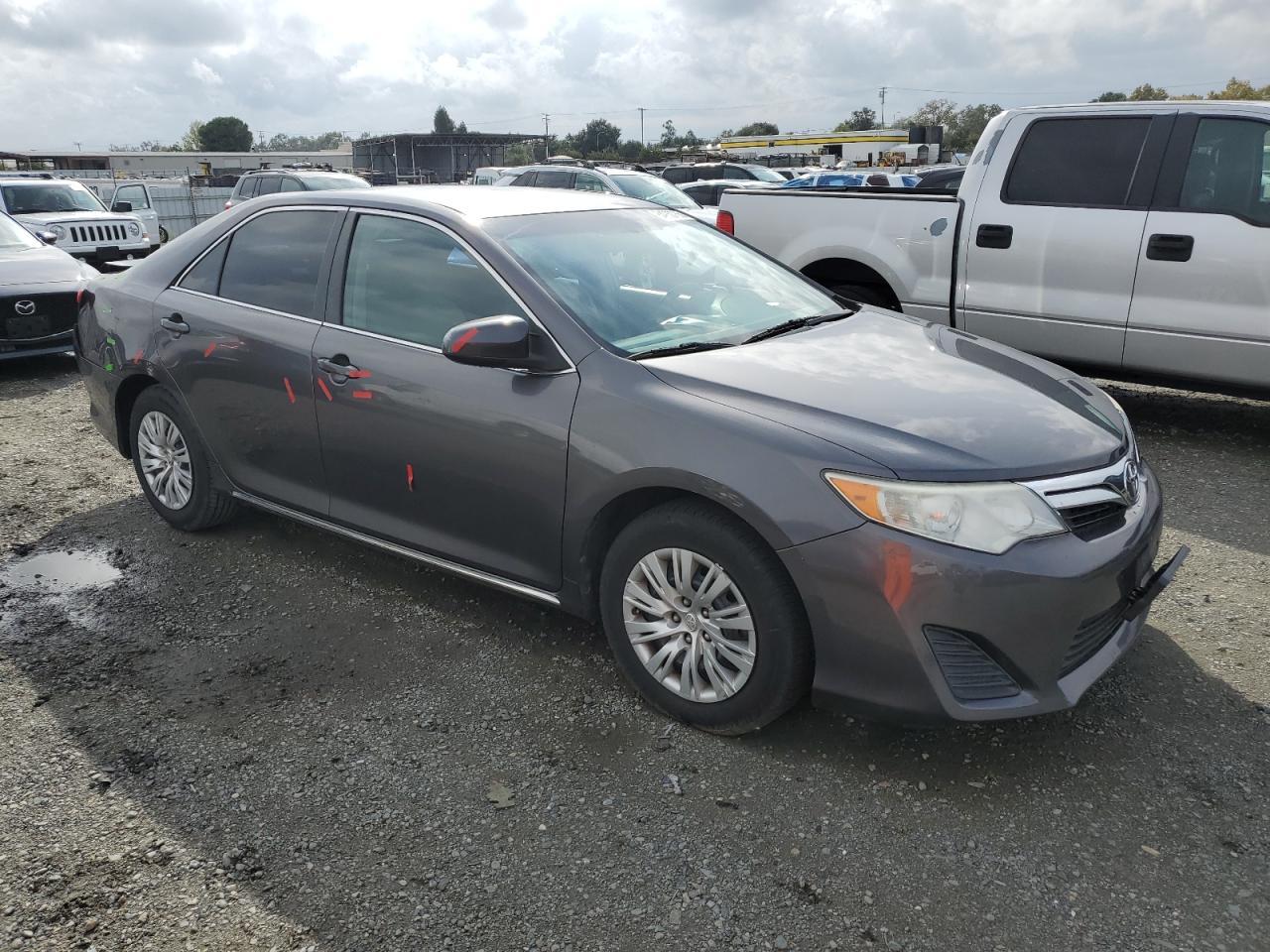 2014 TOYOTA CAMRY
