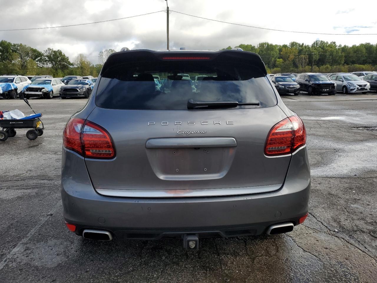 2012 PORSCHE CAYENNE