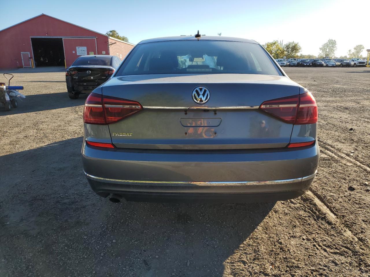 2017 VOLKSWAGEN Passat