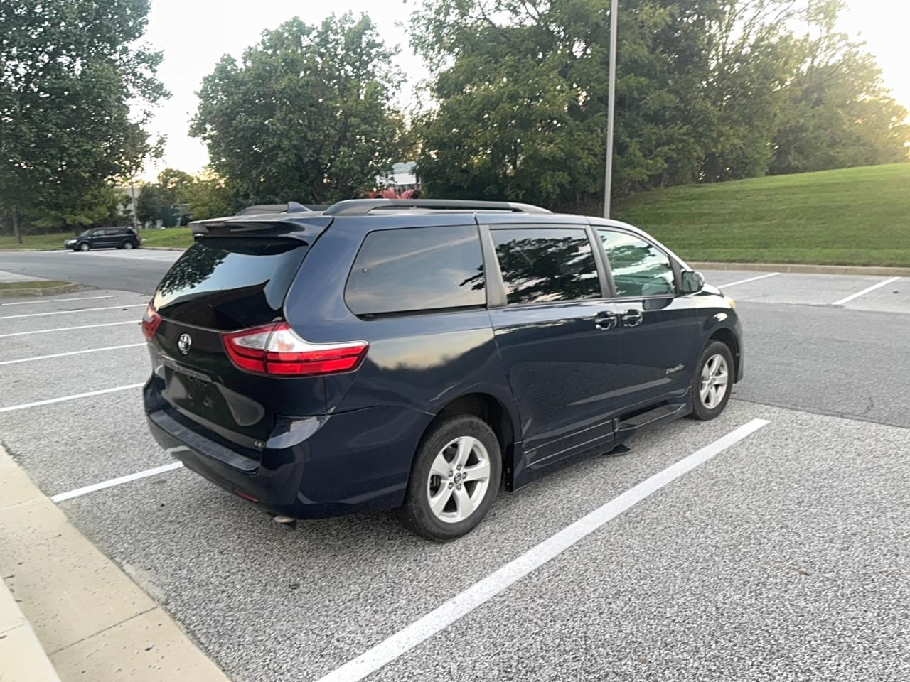 2018 TOYOTA SIENNA