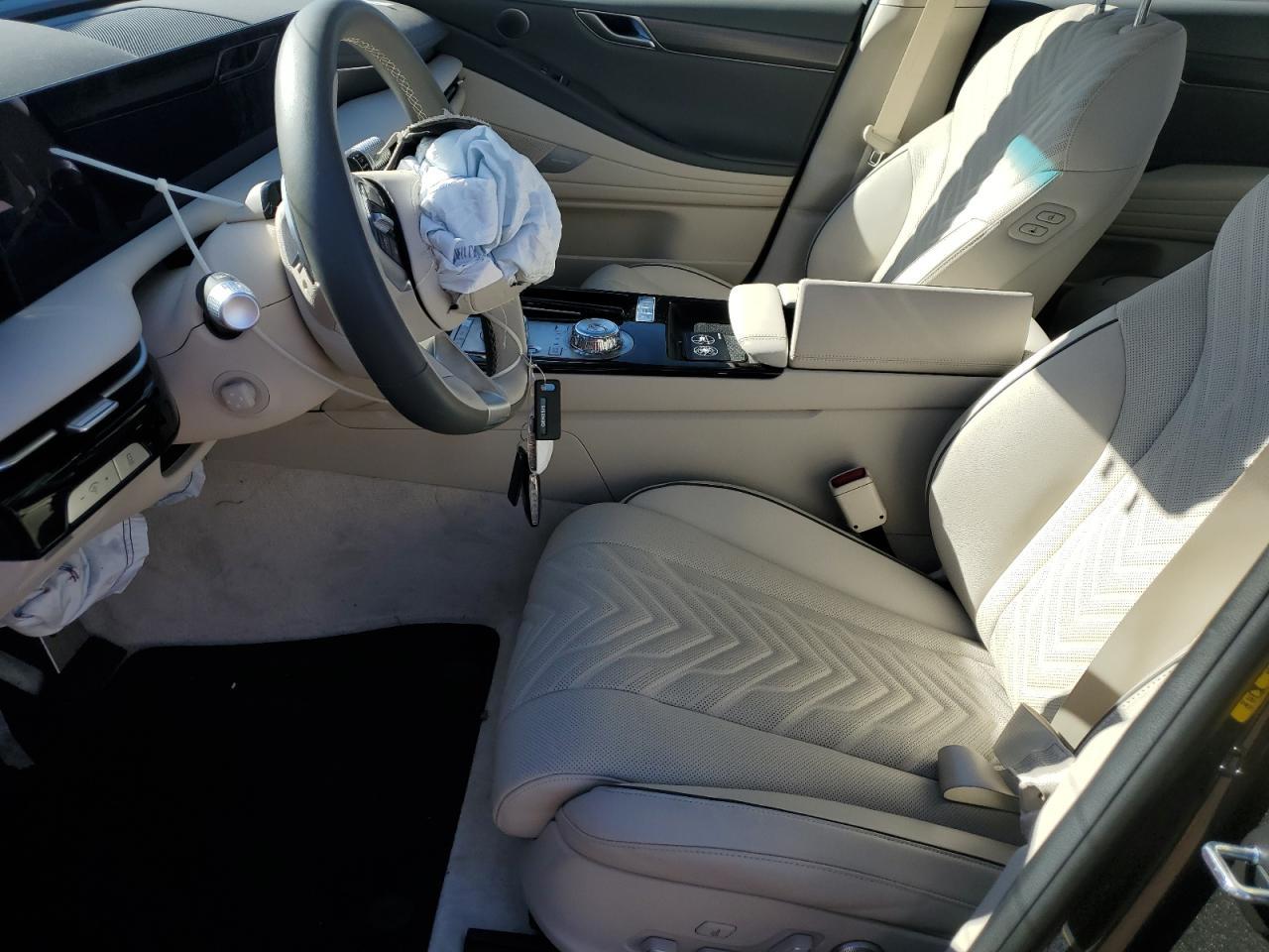 2025 GENESIS G80