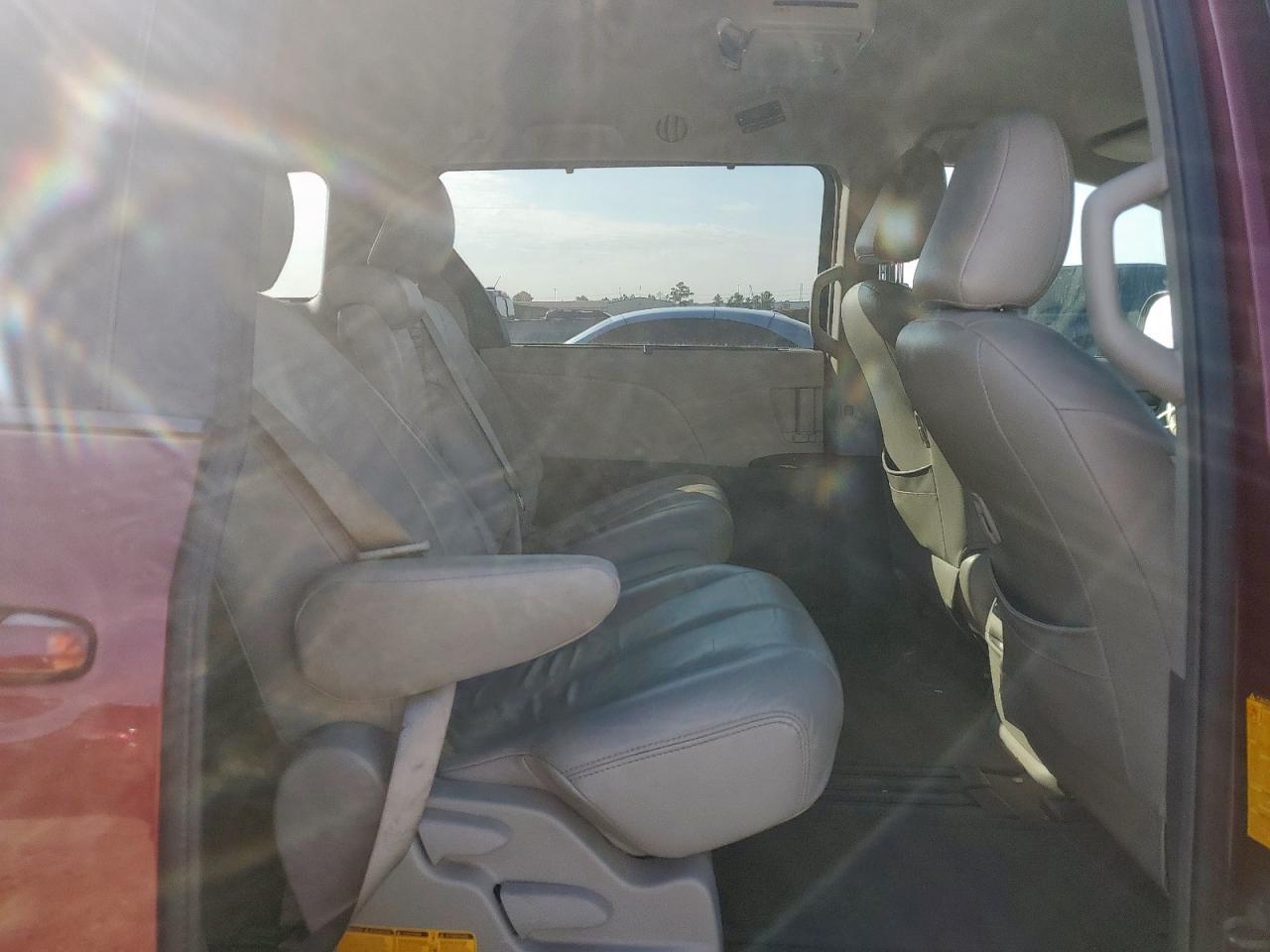 2014 TOYOTA SIENNA