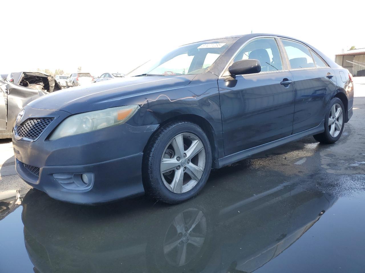 2011 TOYOTA CAMRY